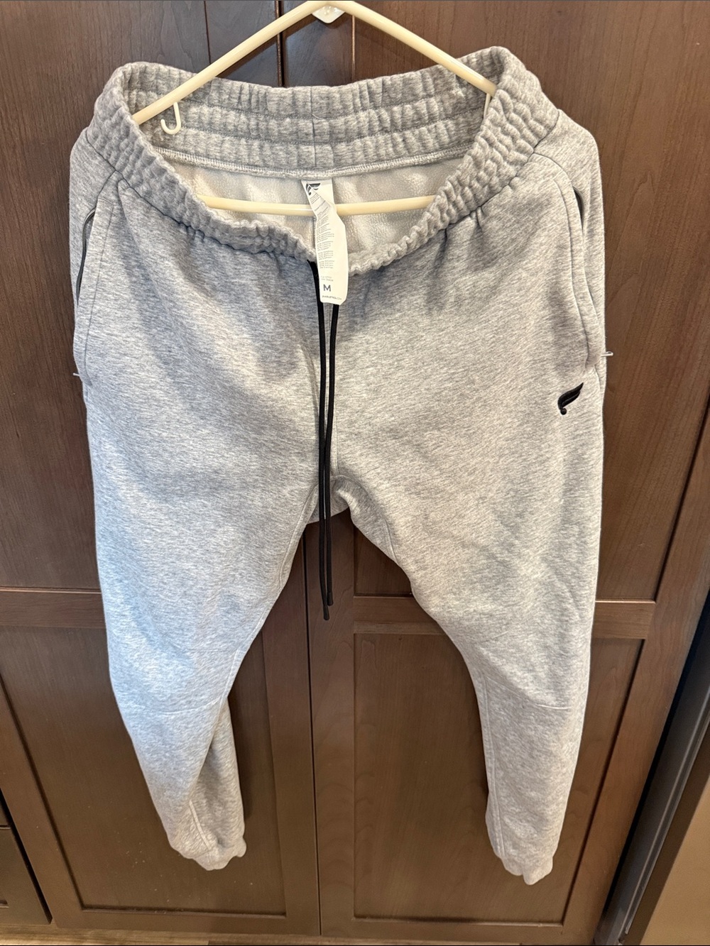 Fabletics Men's Light Gray Sweatpants Joggers
